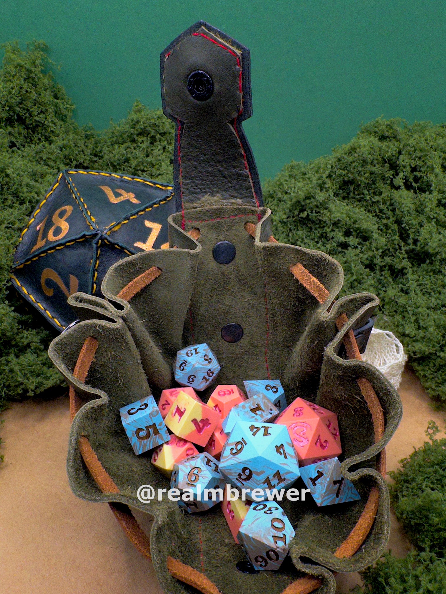 Dice Pouchy | Travel light, collect a lot